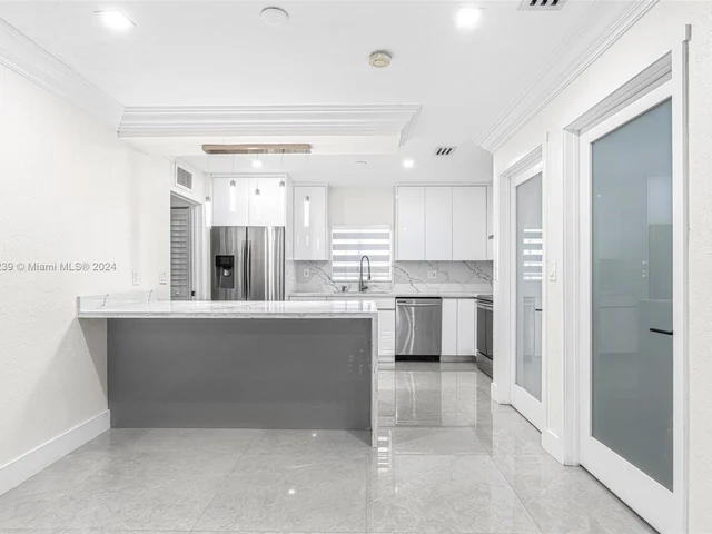 7616 NW 182nd Ter # 203, Hialeah FL 33015