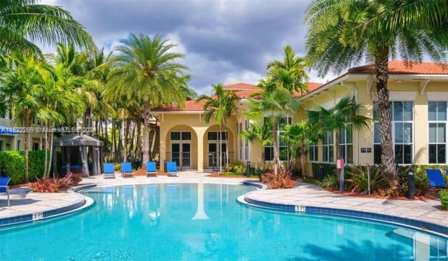 200 W Palm Cir W # 202, Pembroke Pines FL 33025