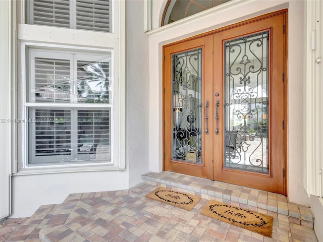 242 Montant Dr, Palm Beach Gardens FL 33410