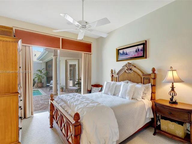 242 Montant Dr, Palm Beach Gardens FL 33410