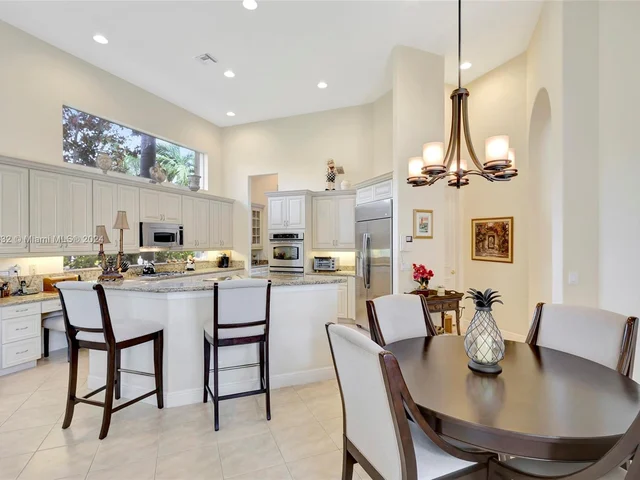 242 Montant Dr, Palm Beach Gardens FL 33410