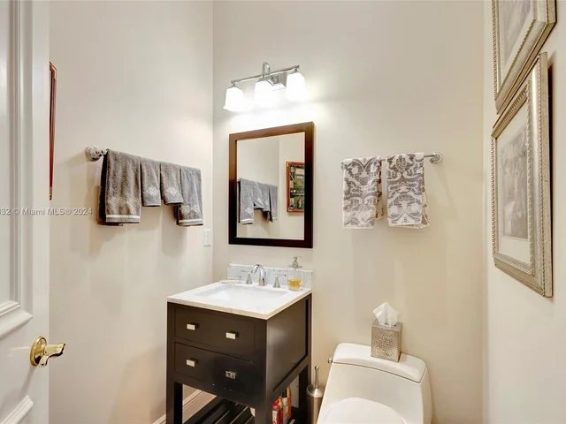 242 Montant Dr, Palm Beach Gardens FL 33410