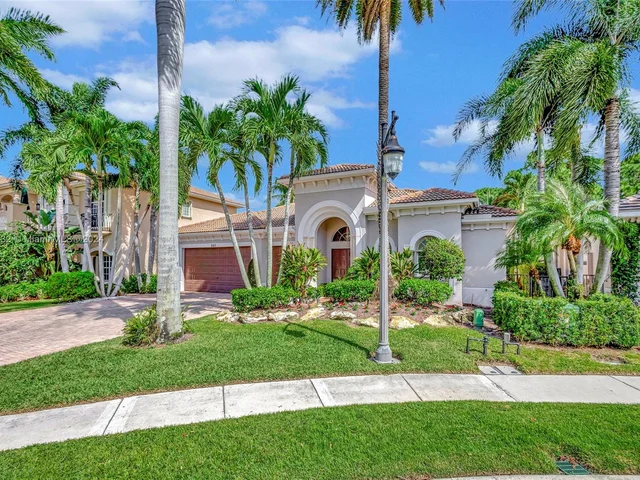 242 Montant Dr, Palm Beach Gardens FL 33410