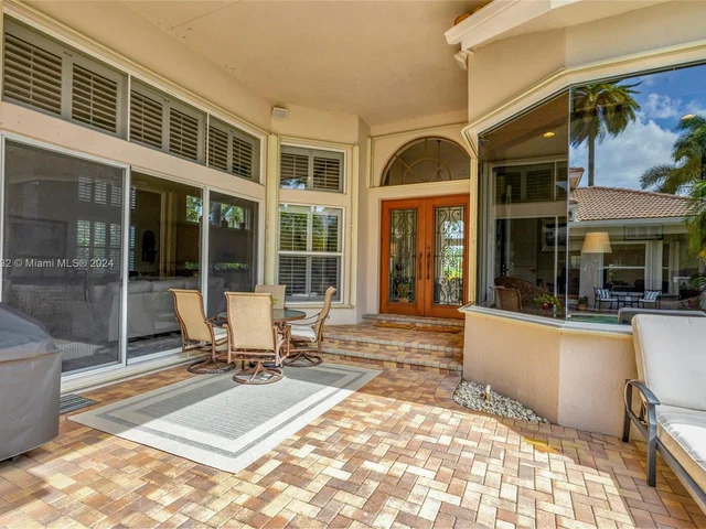 242 Montant Dr, Palm Beach Gardens FL 33410