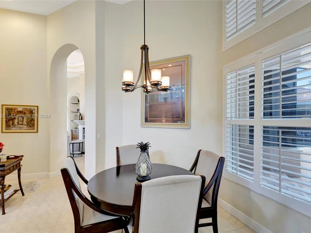 242 Montant Dr, Palm Beach Gardens FL 33410