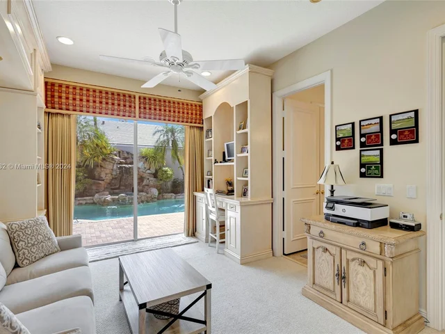 242 Montant Dr, Palm Beach Gardens FL 33410