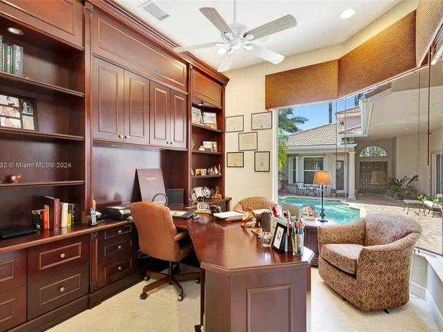 242 Montant Dr, Palm Beach Gardens FL 33410