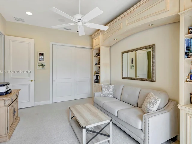 242 Montant Dr, Palm Beach Gardens FL 33410