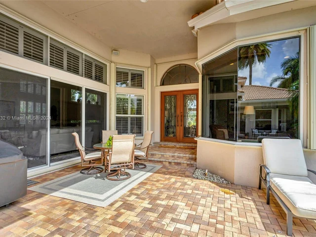 242 Montant Dr, Palm Beach Gardens FL 33410