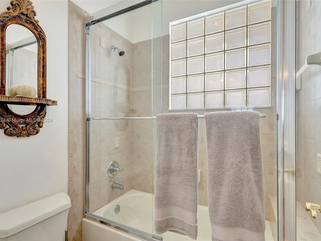 242 Montant Dr, Palm Beach Gardens FL 33410