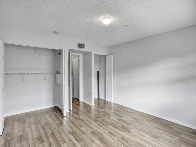 2871 NE 185th St # 203, Aventura FL 33180