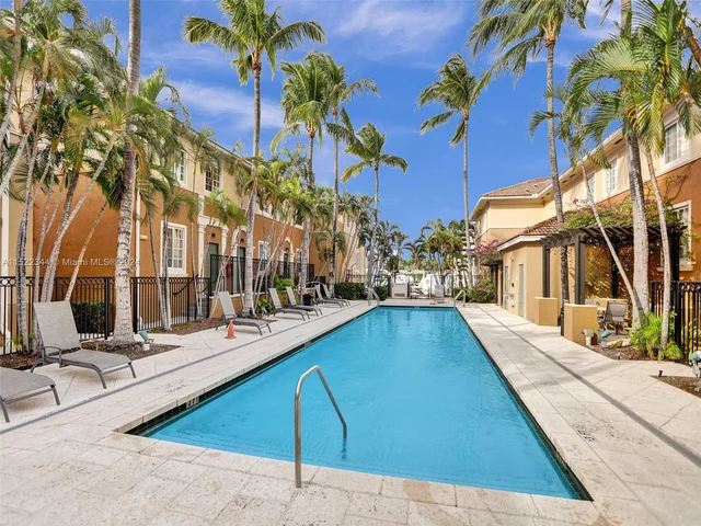 2871 NE 185th St # 203, Aventura FL 33180