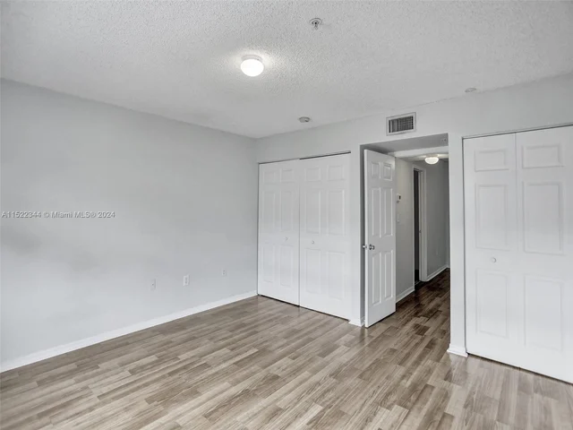 2871 NE 185th St # 203, Aventura FL 33180