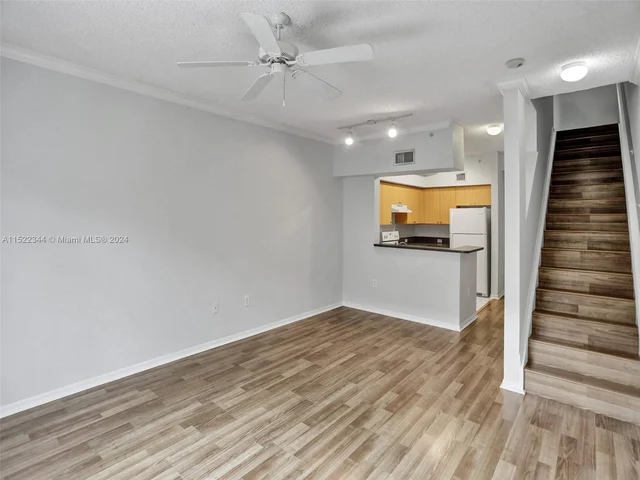 2871 NE 185th St # 203, Aventura FL 33180