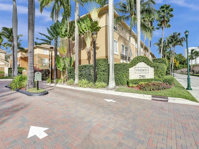 2871 NE 185th St # 203, Aventura FL 33180