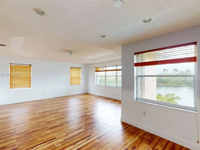 17301 SW 33rd St, Miramar FL 33029