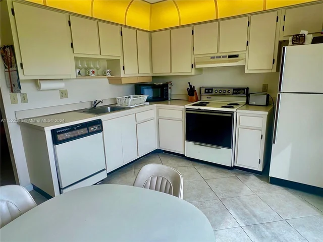 15892 Forsythia Cir, Delray Beach FL 33484