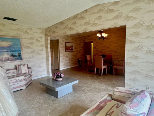 15892 Forsythia Cir, Delray Beach FL 33484