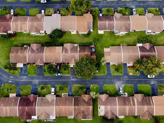 15892 Forsythia Cir, Delray Beach FL 33484