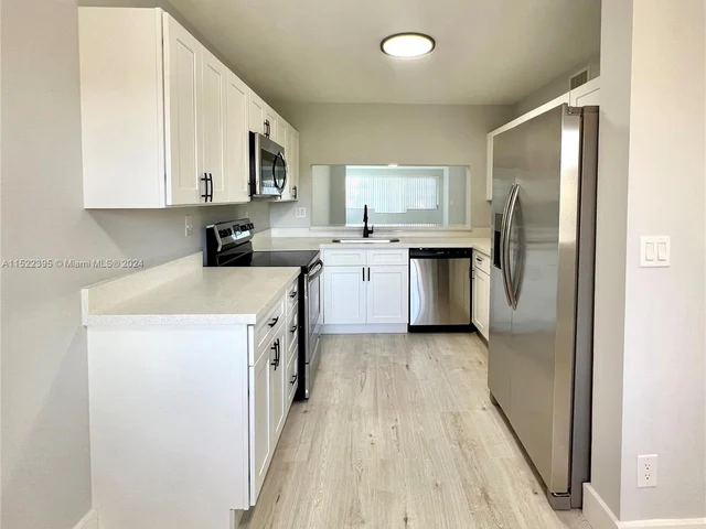 7380 N Devon Dr # 307, Tamarac FL 33321