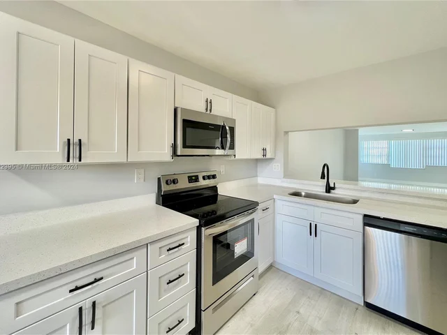 7380 N Devon Dr # 307, Tamarac FL 33321