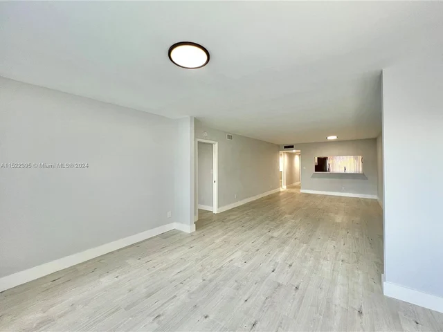 7380 N Devon Dr # 307, Tamarac FL 33321