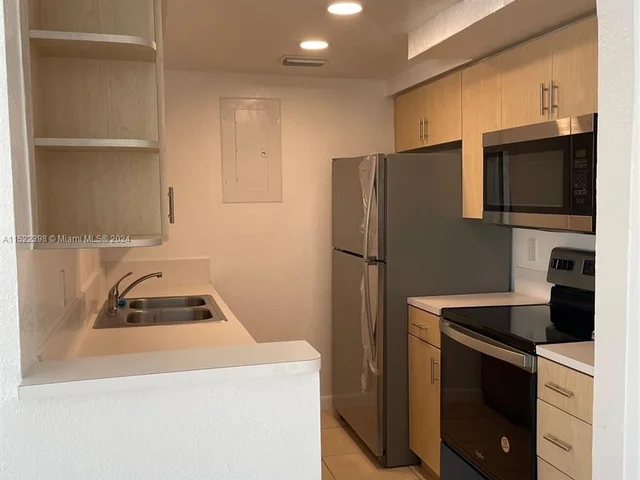 1185 Marseille Dr # 310, Miami Beach FL 33141