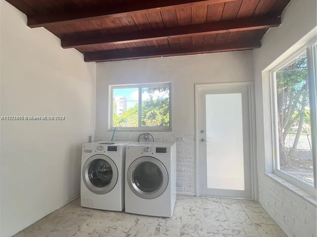 245 SW 24th Rd # 1, Miami FL 33129