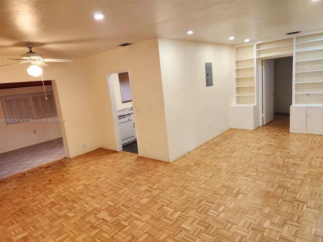 4427 SW 16th St, Miami FL 33134