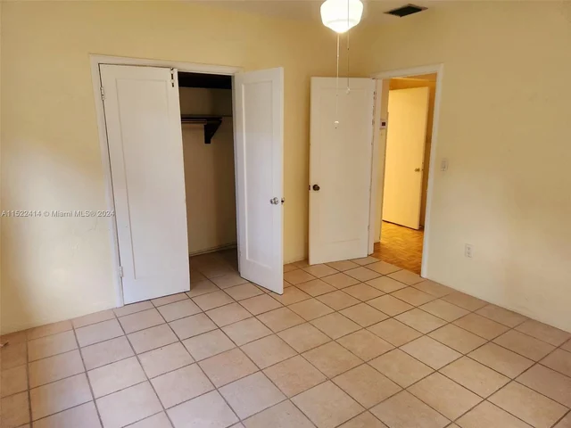 4427 SW 16th St, Miami FL 33134