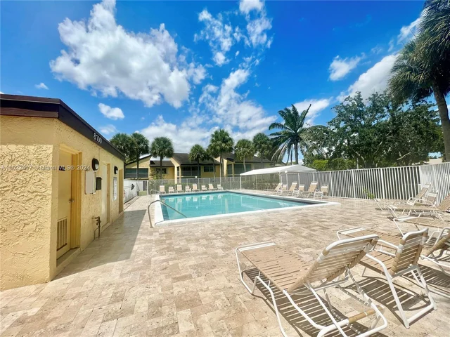 8725 Azalea Ct # 203, Tamarac FL 33321