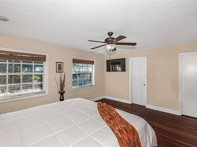 7910 NW 169th Ter, Miami Lakes FL 33016