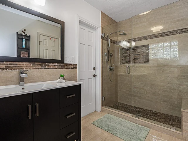 7910 NW 169th Ter, Miami Lakes FL 33016