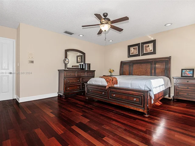 7910 NW 169th Ter, Miami Lakes FL 33016