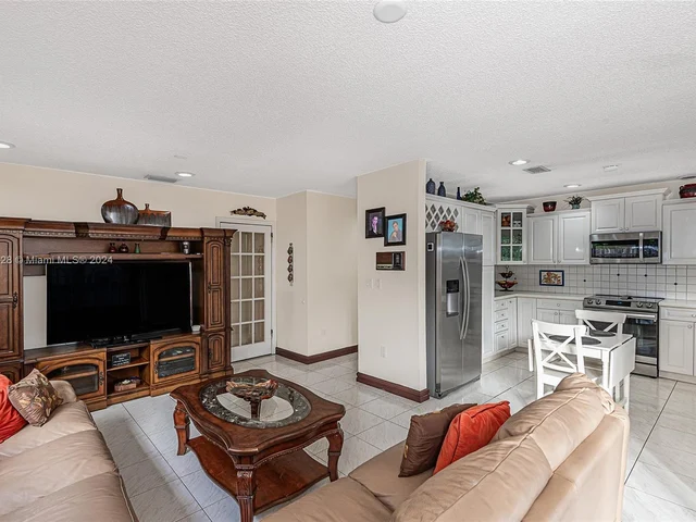 7910 NW 169th Ter, Miami Lakes FL 33016