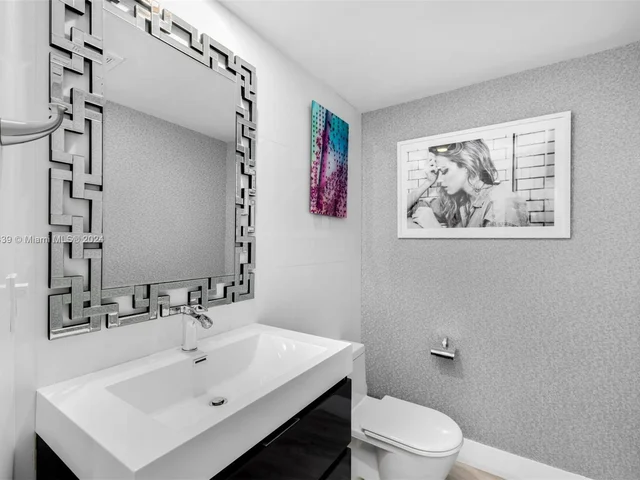 400 Alton Road # 2003, Miami Beach FL 33139