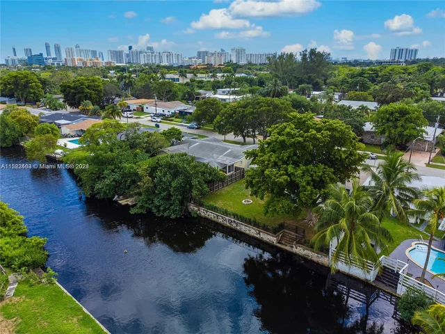 2311 NE 193rd St, Miami FL 33180