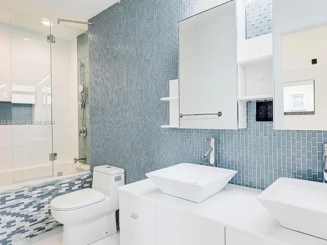 2311 NE 193rd St, Miami FL 33180