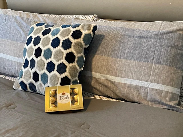 1600 NE 1st Ave # 1808, Miami FL 33132