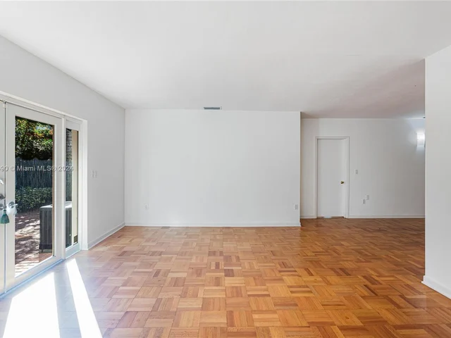 550 N Vittorio Ave, Coral Gables FL 33146