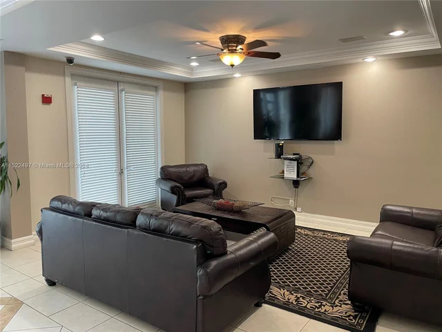 533 NE 3rd Ave # 131, Fort Lauderdale FL 33301