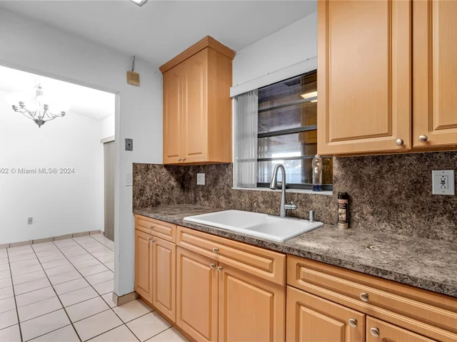 14046 SW 55th St, Miami FL 33175