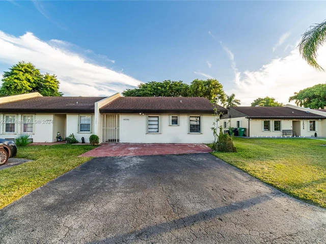 14046 SW 55th St, Miami FL 33175