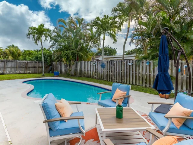 7956 NW 1st Ct, Margate FL 33063