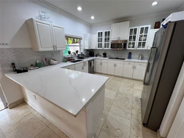 6498 NW 113th Pl, Doral FL 33178