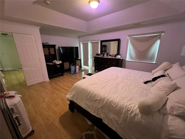 6498 NW 113th Pl, Doral FL 33178