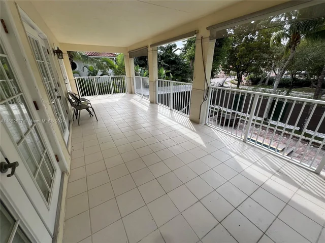 6498 NW 113th Pl, Doral FL 33178