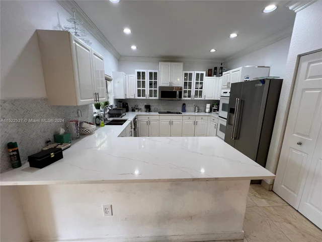 6498 NW 113th Pl, Doral FL 33178