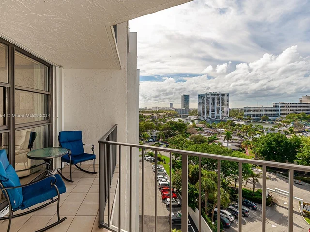 400 Leslie Dr # 1011, Hallandale Beach FL 33009