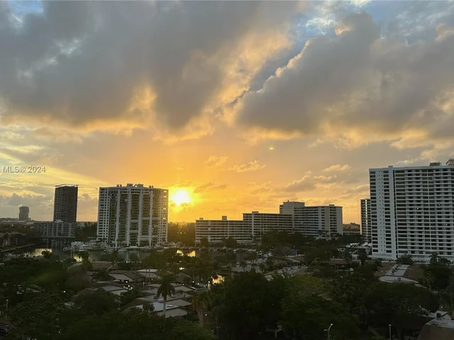 400 Leslie Dr # 1011, Hallandale Beach FL 33009